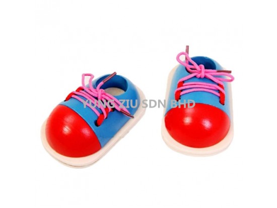 QQ-7064#1 PAIR LACE UP SHOES WOODEN TOUS